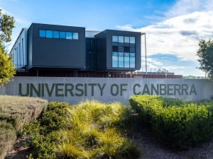 Peluang Beasiswa Kuliah di University of Canberra: Investasi Masa Depan Anda
