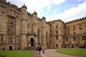 Beasiswa di Durham University: Menjadi Bagian dari Kampus Terbaik dengan Dukungan Keuangan