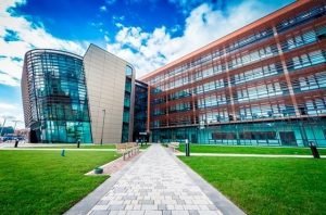 Beasiswa De Montfort University: Syarat, Jenis, dan Cara Daftar