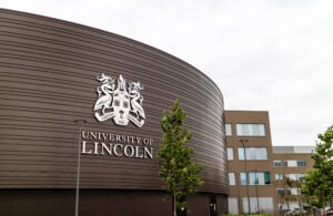 Panduan Lengkap Beasiswa di University of Lincoln untuk Mahasiswa Internasional