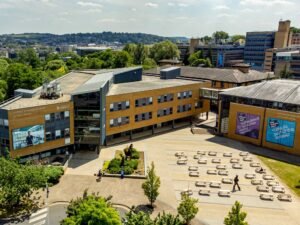 Beasiswa Kuliah di University of Surrey: Cakupan dan Cara Daftar