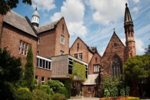Beasiswa University of Chester: Kesempatan Kuliah di Inggris dengan Biaya Terjangkau
