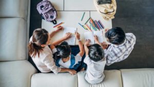 Homeschooling di Indonesia: Menjelajahi Legalitas, Tantangan, dan Peluang