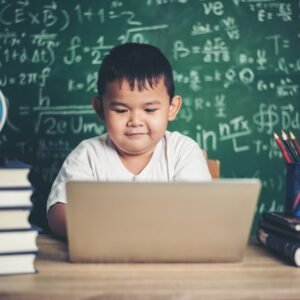 Screen Time Siswa: Antara Peluang Pembelajaran dan Tantangan Kesehatan