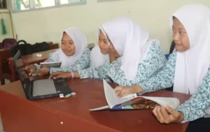 Sekolah Lima Hari vs. Enam Hari: Menimbang Manfaat dan Kekurangan dalam Dunia Pendidikan Modern