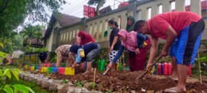 Urban Farming: Menumbuhkan Masa Depan di Tangan Siswa